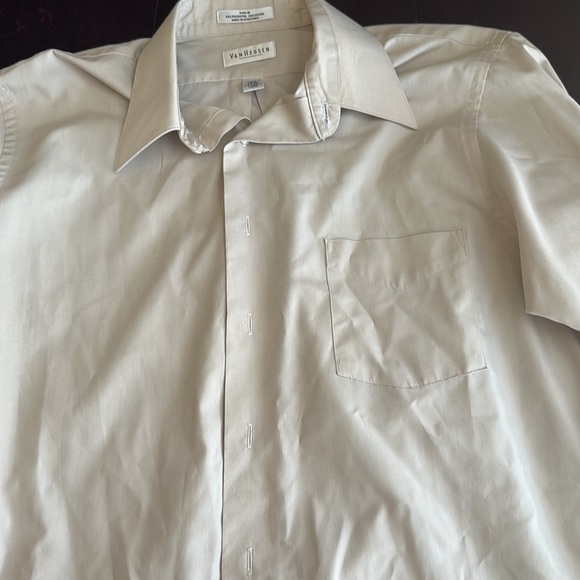 Used. Van Heusen men’s shirt. - Picture 5 of 5